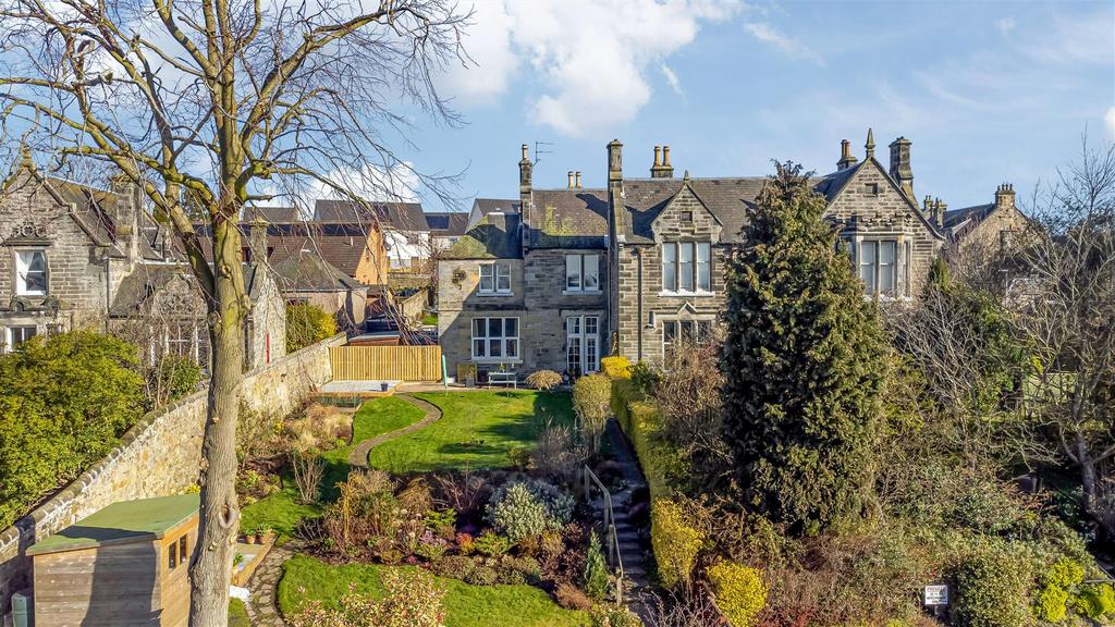 20 Witchbrae, Dunfermline, KY12 0LG 2 bed ground floor flat £220,000