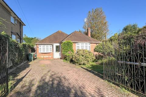 2 bedroom detached bungalow for sale - Bournehall Lane, Bushey
