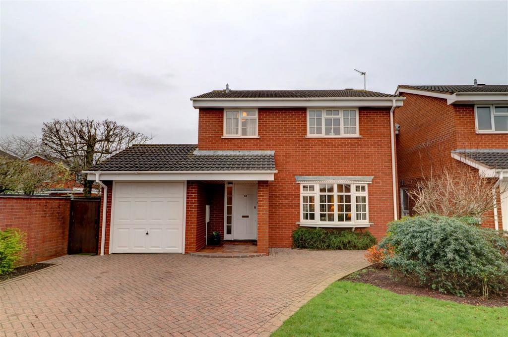 Thornhill Drive, Whitestone, Nuneaton 4 bed detached house for sale £340,000