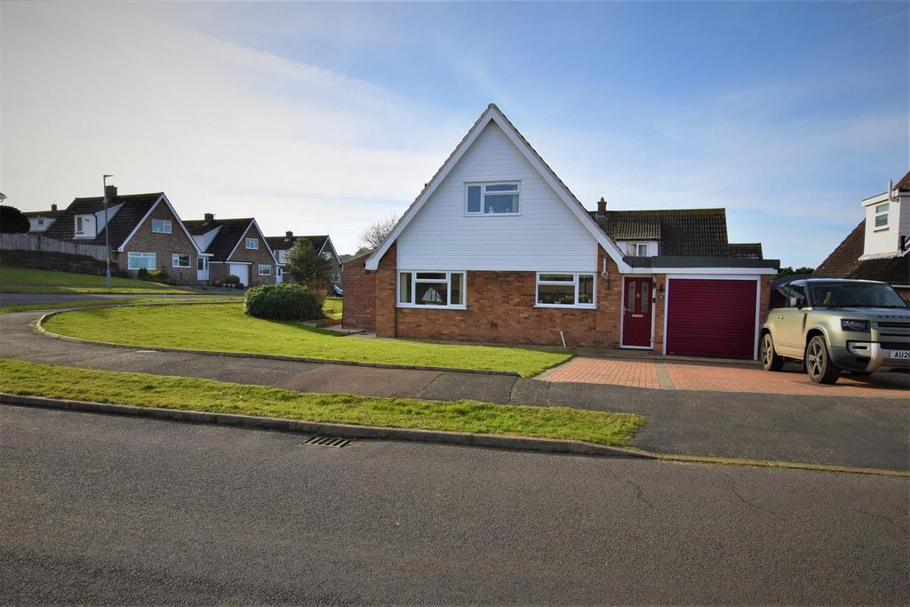 Clifton Park, Cromer 3 bed detached bungalow £475,000