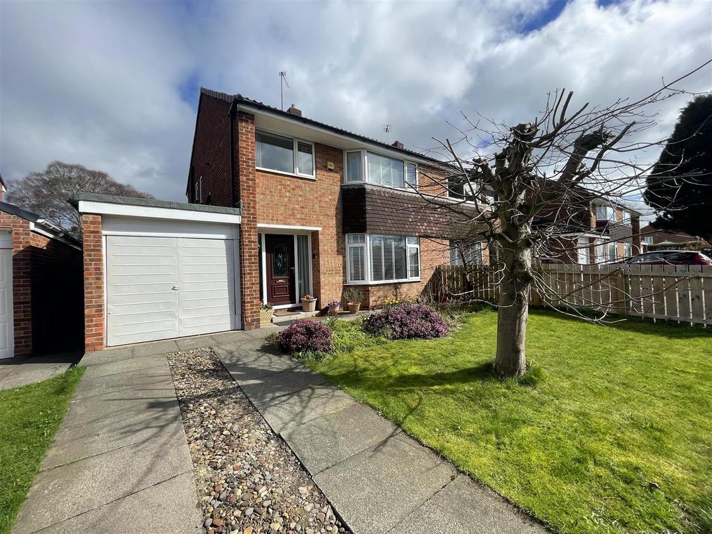 Barnes Road, Darlington 3 bed semidetached house £240,000
