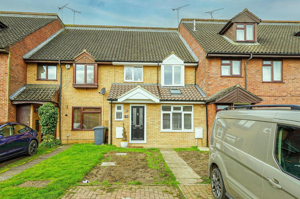 Wyngates, Leighton Buzzard 2 bed terraced house for sale £285,000