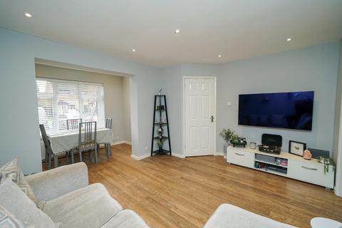 104 Wyngates, Leighton Buzzard, LU7 2LE