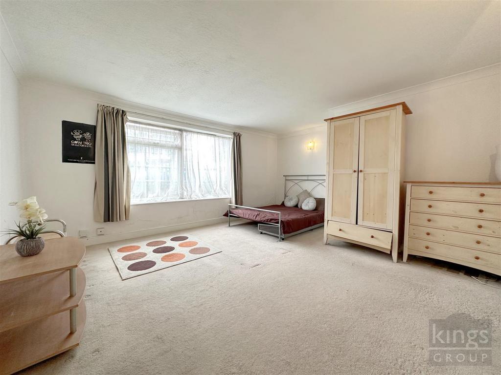 Chase Side, Enfield Studio for sale £200,000