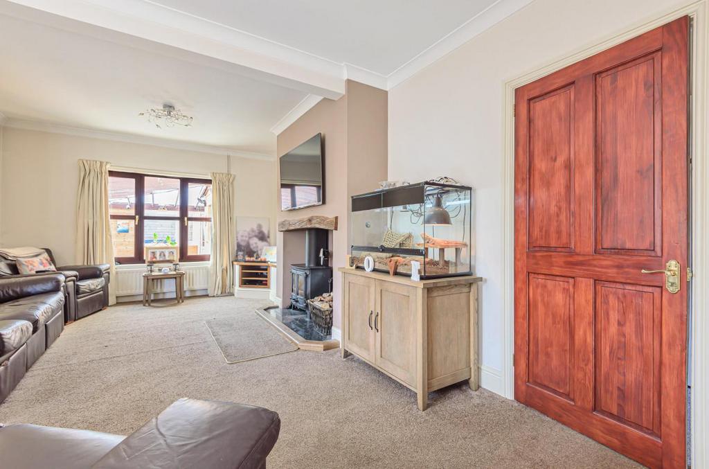Crossgates, Llandrindod Wells 7 bed house for sale £385,000