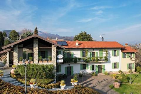 9 bedroom villa, Albese con Cassano, Como, Lombardy
