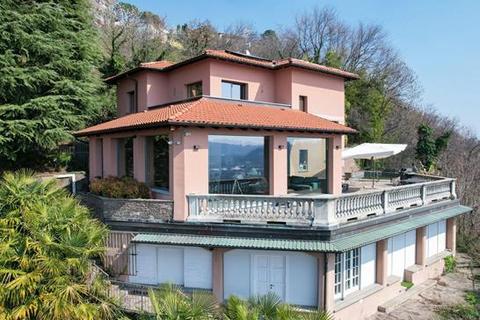 4 bedroom villa, Tavernerio, Como, Lombardy
