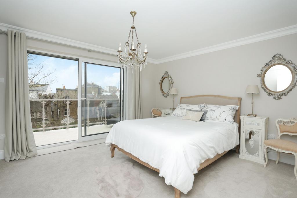 Church Road, Broadstairs, CT10 4 bed detached house £1,400,000