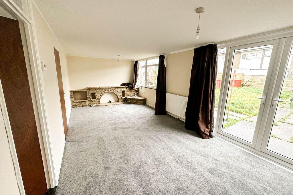 Millard Close, Basingstoke RG21 5TT 3 bed end of terrace house £1,200