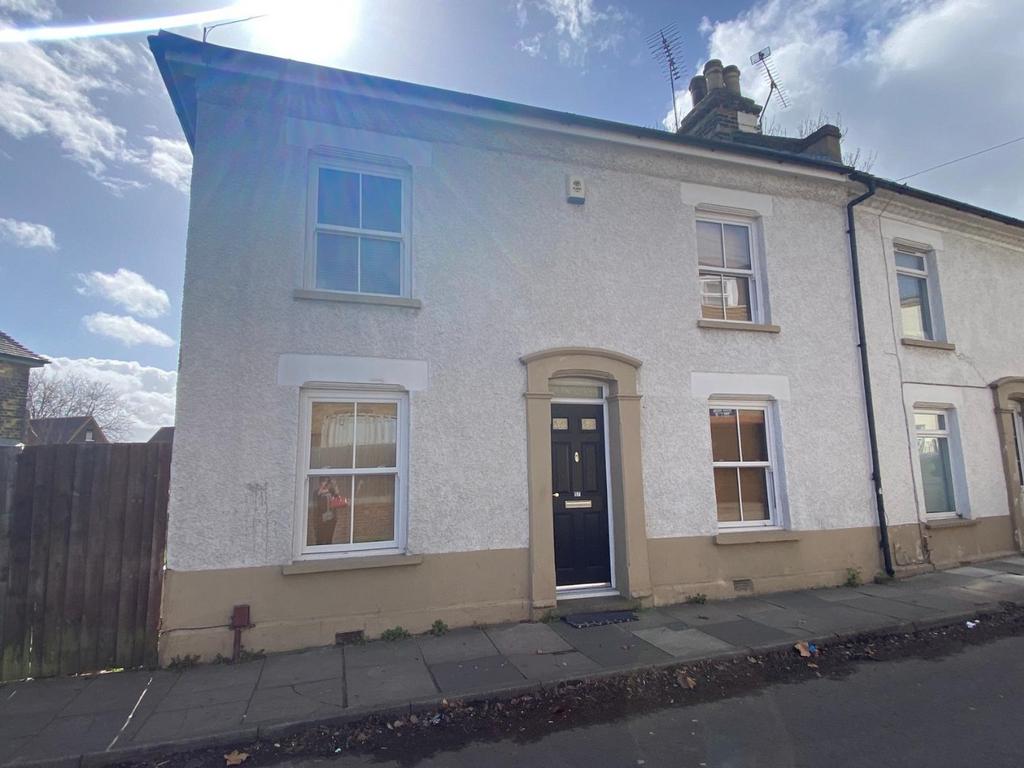 Dover Road East, Gravesend, Kent... 2 bed semidetached house £1,300