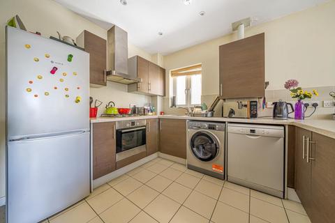 2 bedroom flat for sale, Whitewood House,  Hook Road,  KT6