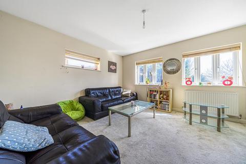 2 bedroom flat for sale, Whitewood House,  Hook Road,  KT6