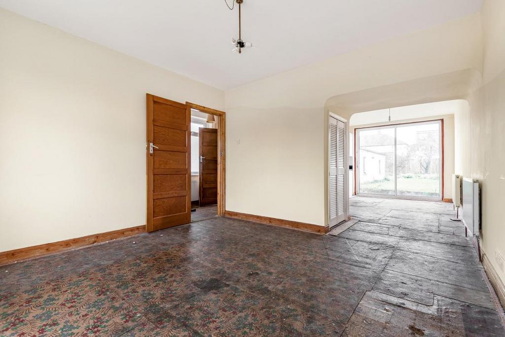 Elmstead Avenue, Chislehurst 3 bed semidetached house for sale £525,000
