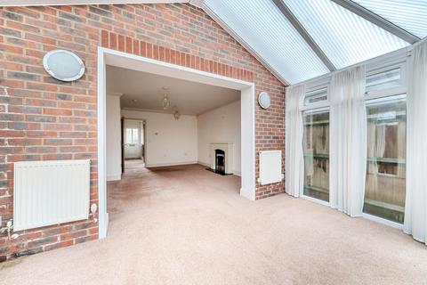 6 Asprey Mews, Beckenham, BR3 3DX