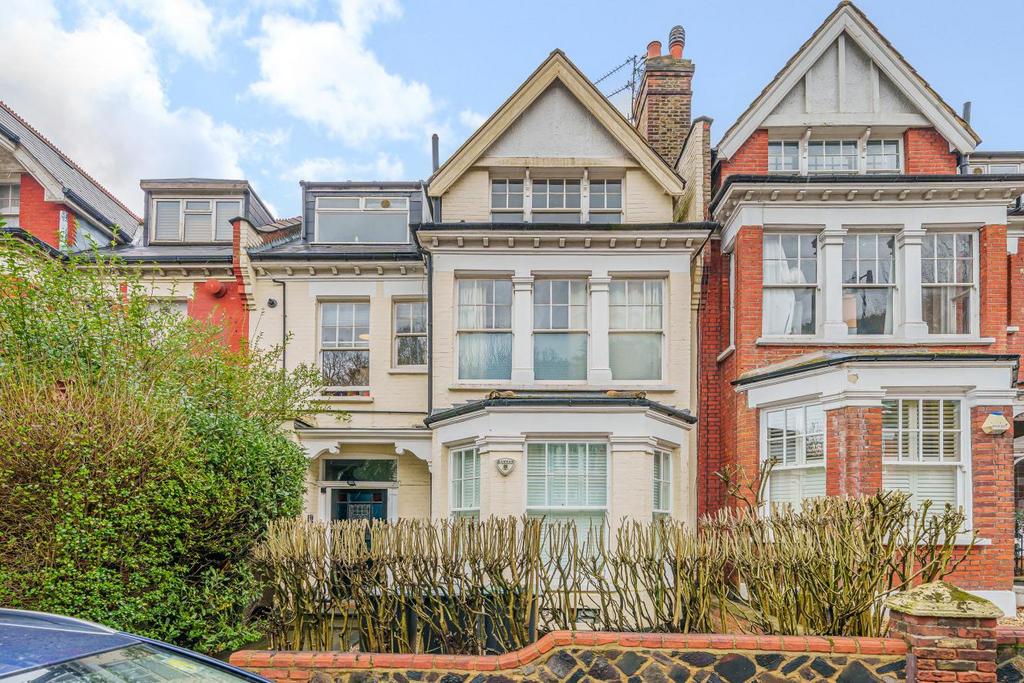 Muswell Hill Road, Muswell Hill 2 bed flat for sale £550,000