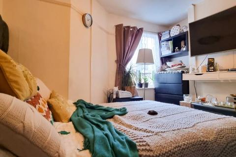 24 Kimble Road, London, SW19 2AS