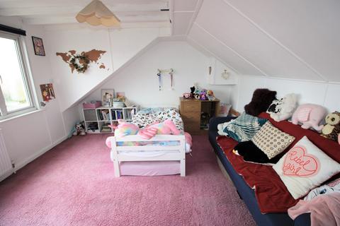 21 Kennet Close, Upminster, RM14 1ST