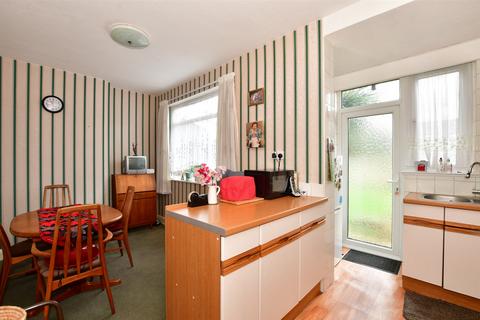 3 bedroom terraced house for sale - Brook Crescent, Chingford, London