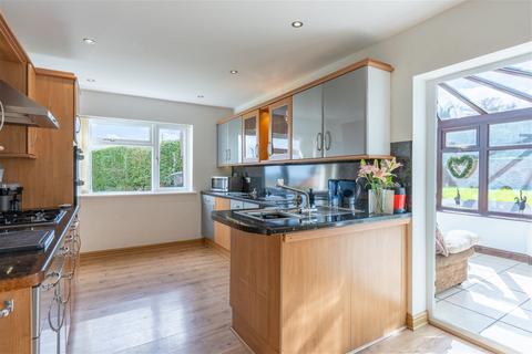 14 Dowlers Hill Crescent, Redditch, B98 7QY