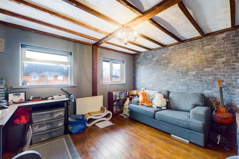 37 Avon Crescent, Brockworth, Gloucester, GL3 4LQ