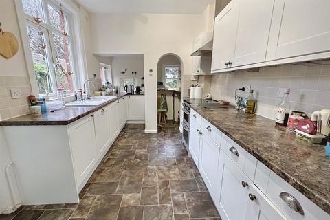 5 bedroom detached house for sale, Queens Park