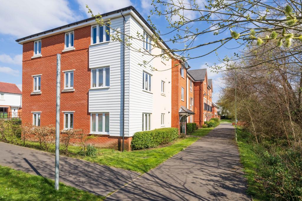 Pandora Close, Locks Heath, SO31 2 bed flat - £1,000 pcm (£231 pw)