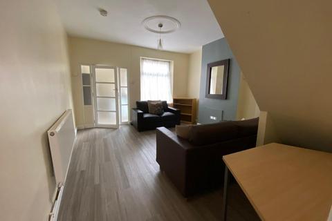 4 bedroom terraced house to rent - Ullswater Street, Leicester LE2