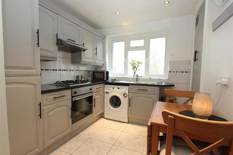 145a Sanderstead Road, South Croydon, CR2 0PH