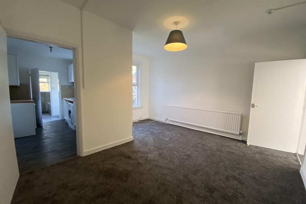 Claude Street, Dunkirk, NG7 2LB 1 bed apartment £675 pcm (£156 pw)