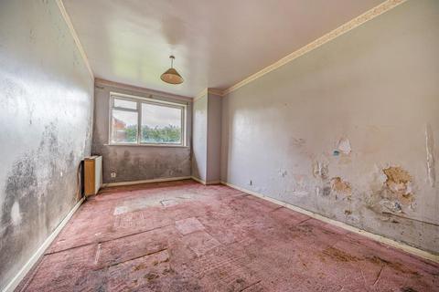52 Britten Road, Brighton Hill, Basingstoke, RG22 4HP