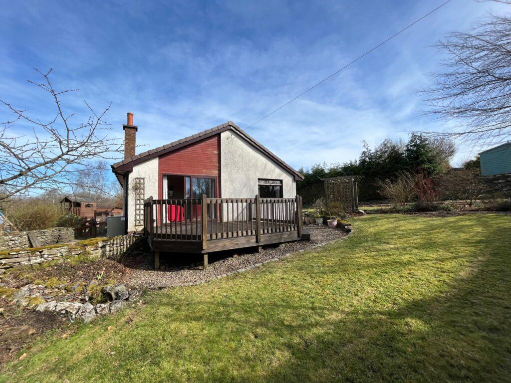 Anfield Callander Road Thornhill 3 bed detached bungalow £995 pcm (£