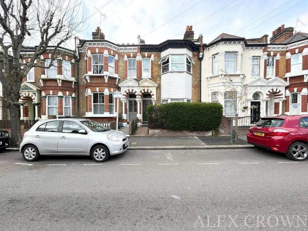 Cedars Avenue, Leyton Studio £1,295 pcm (£299 pw)