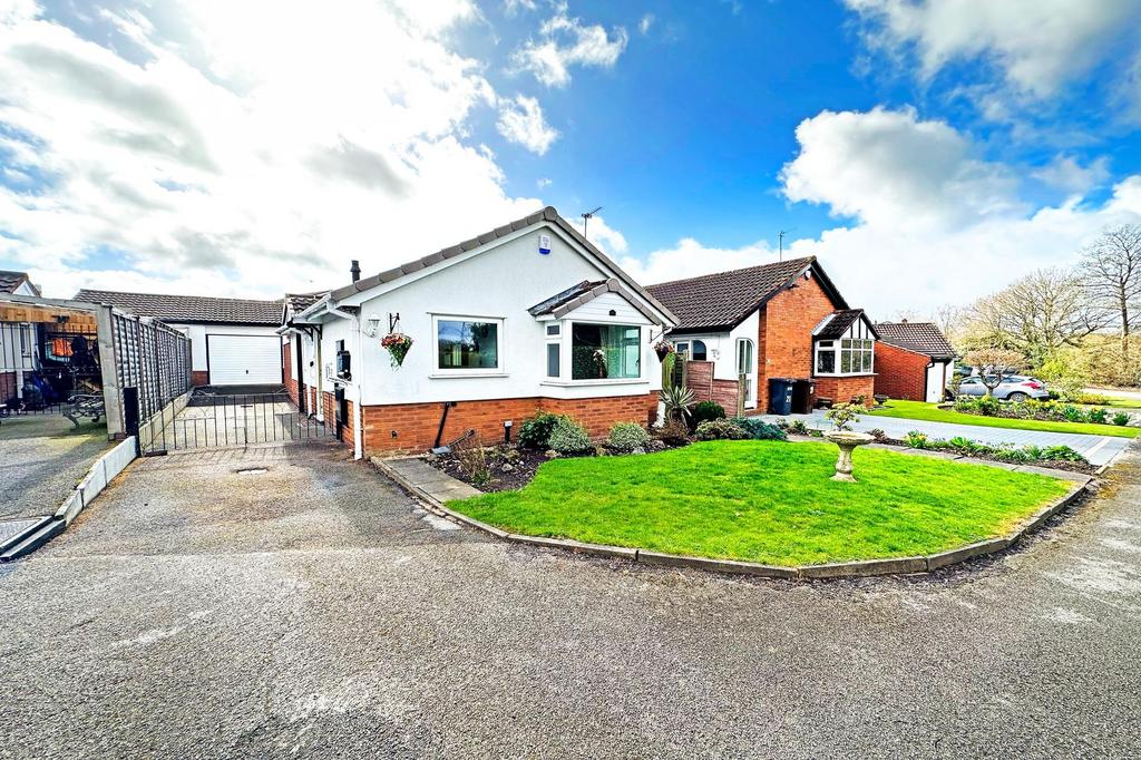 Burnthurst Crescent, Shirley, B90 2 bed property for sale £385,000