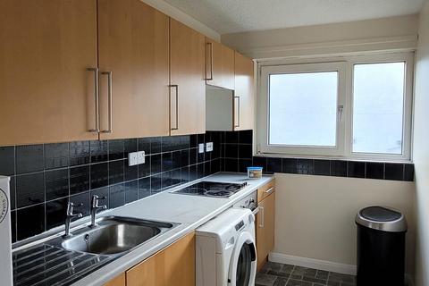 1 bedroom flat to rent, 38 Aspen Crescent, Dumfries, Dumfries And Galloway. DG1 4QF