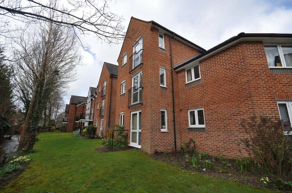 Kelham Gardens, Marlborough, Wiltshire SN8 1 bed flat for sale £99,500