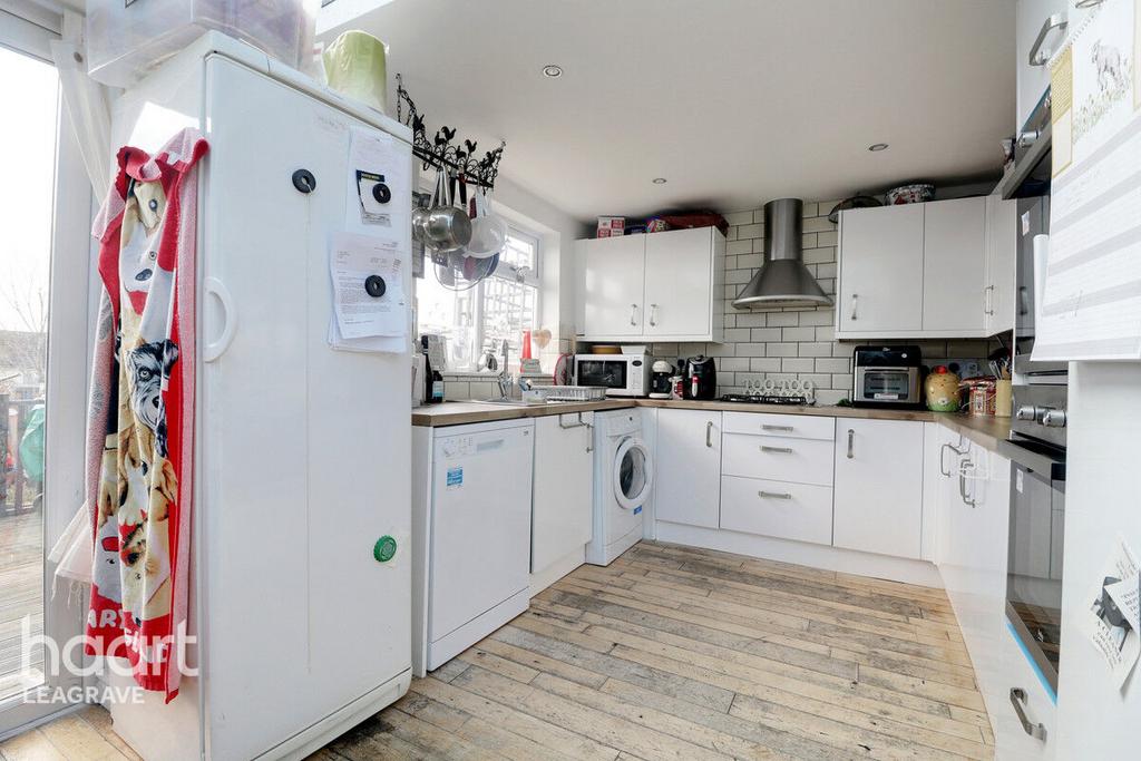 Cranbrook Drive, Luton 3 bed semidetached bungalow £350,000