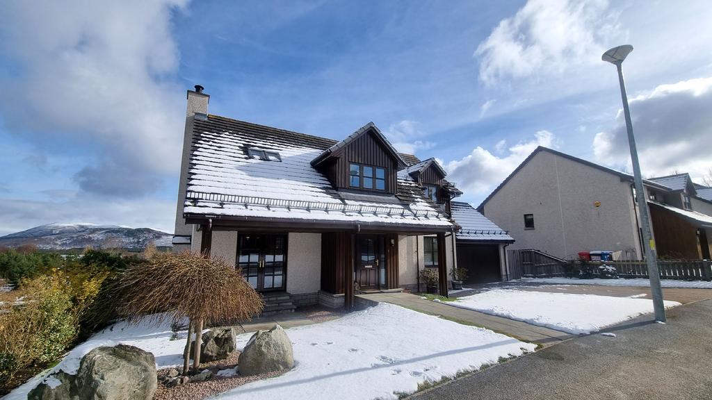 Lodge Lane * Closing Date 05/04/23 *, High Burnside, Aviemore 5 bed