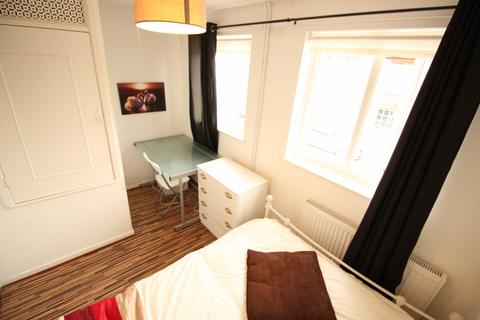 3 bedroom maisonette to rent, LONDON, E1