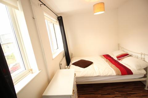 3 bedroom maisonette to rent, LONDON, E1
