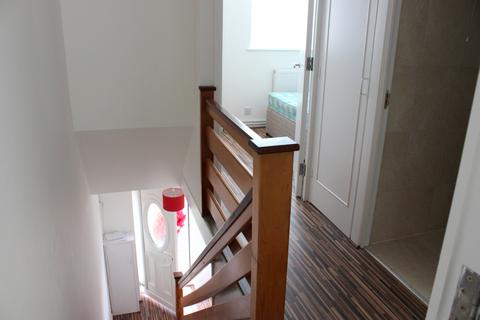 3 bedroom maisonette to rent, LONDON, E1