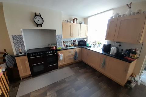 undefined, Castleford, WF10
