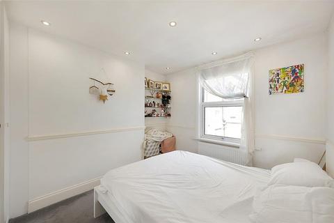 1 bedroom flat to rent, Battersea Park Road, SW8