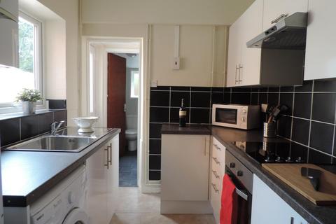 4 bedroom house to rent, Lancaster Road, Canterbury