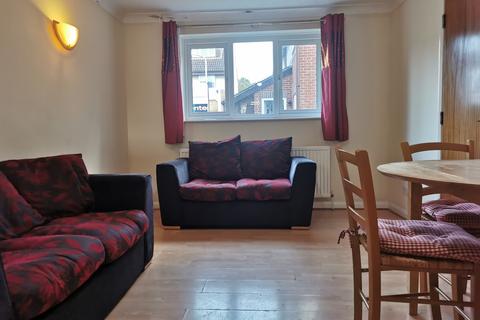 5 bedroom house to rent - Regency Place, Canterbury