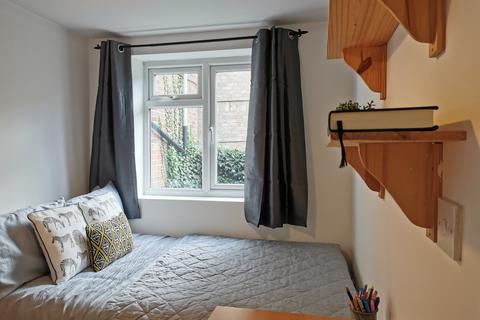 1 bedroom in a house share to rent, Brymore Road, Canterbury