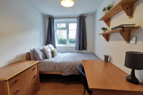 1 bedroom in a house share to rent, Brymore Road, Canterbury