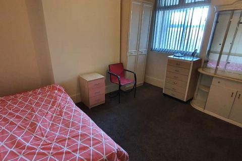 1 bedroom in a house share to rent, R2, Oakwood Rd Sparkhill B11 4HD