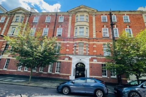 3 bedroom flat for sale, Wellesley Mansions, Edith Villas, W14