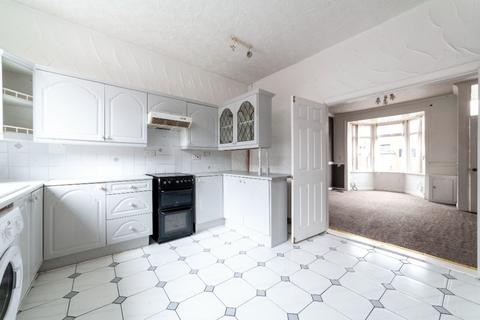 2 bedroom terraced house to rent, Kenwood Road, Oldham, OL1