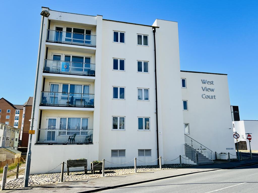 Steyne Road, Seaford BN25 2 bed flat to rent £900 pcm (£208 pw)